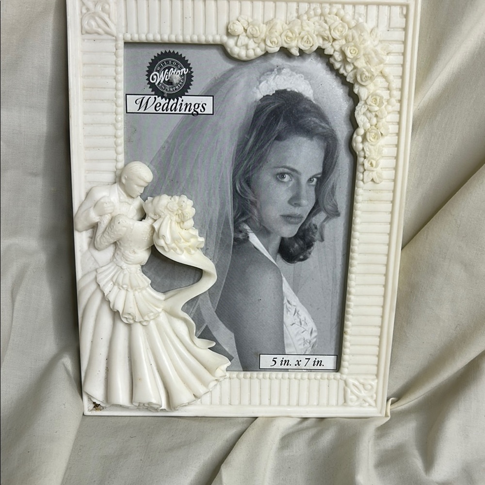 Wilton White Wedding Photo Frame